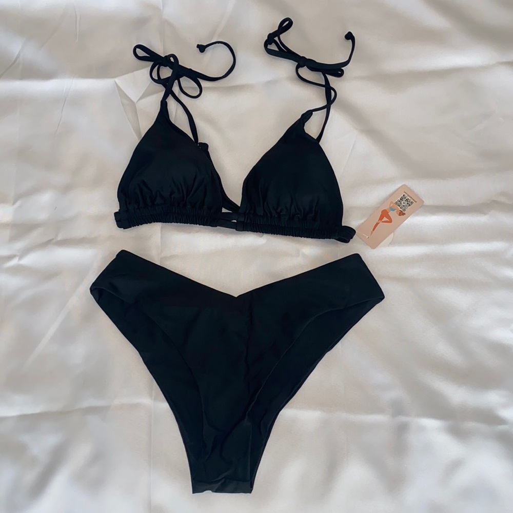 Large black bikini